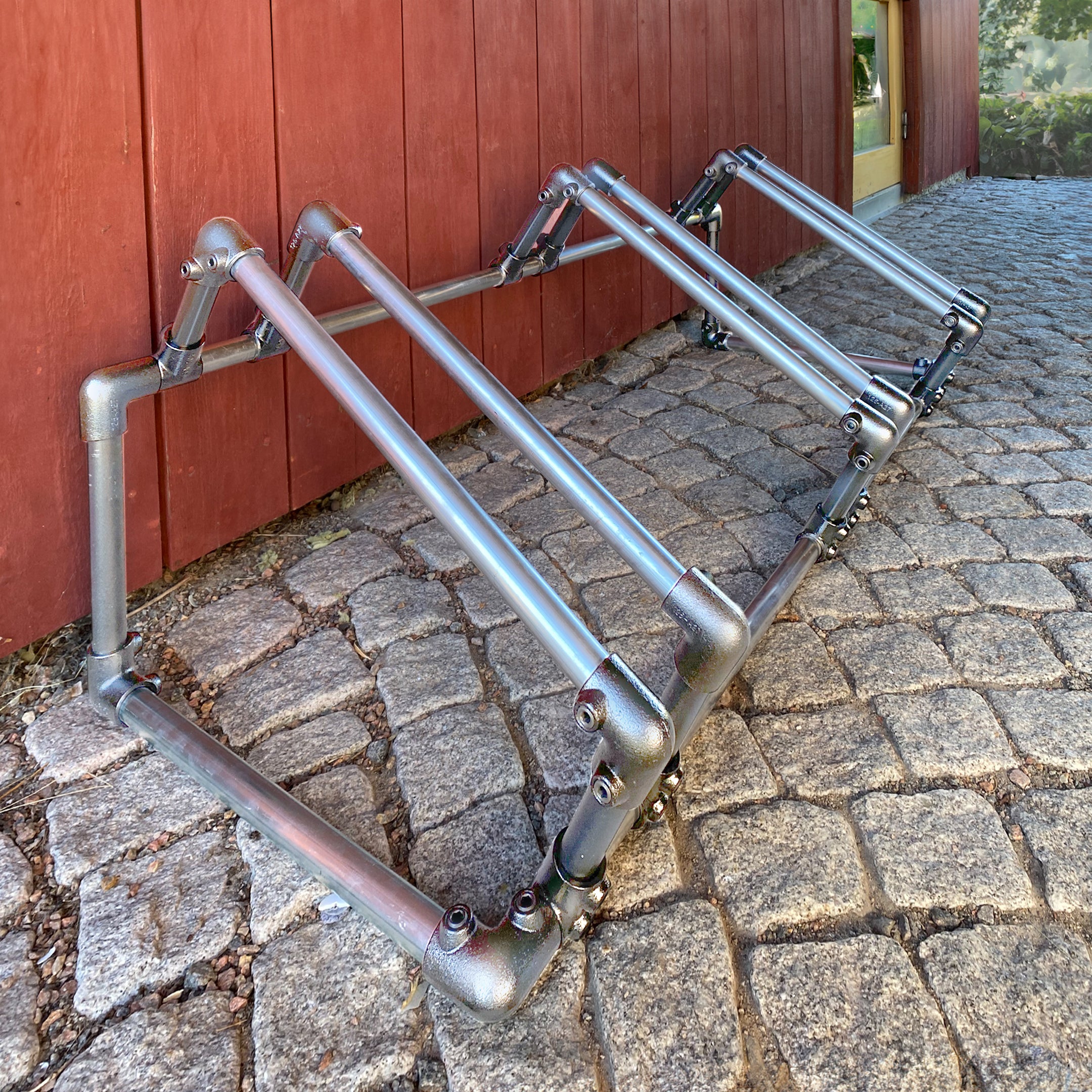 SimplyConnect BikeDock – Stilren, Robust Och Flexibelt Cykelställ - Aluminium rör/Stålkopplingar